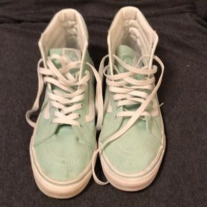 Vans women 9, men’s 7.5.  Great preowned shape!!